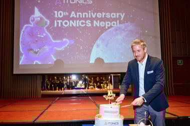 ITONICS Founder Dr. Michael Durst celebrates 10 years ITONICS Nepal